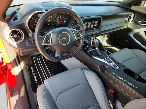 Used 2016 Chevrolet Camaro SS image 9