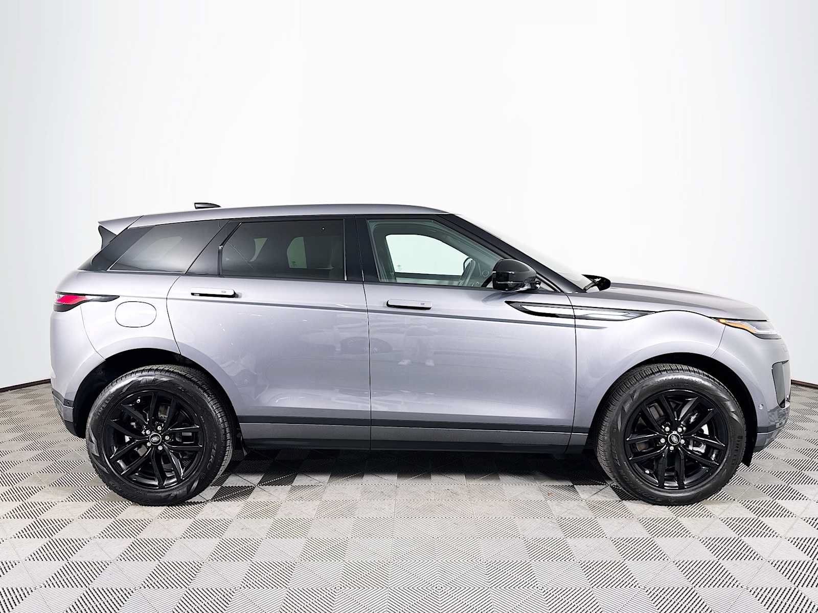 Used 2026 Land Rover Range Rover Evoque S AWD/4WD image 4