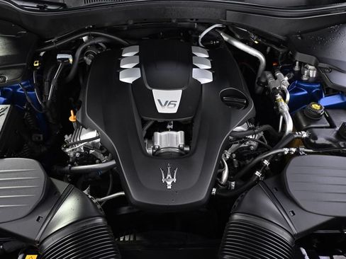 Used 2019 Maserati Levante GranSport AWD/4WD image 23