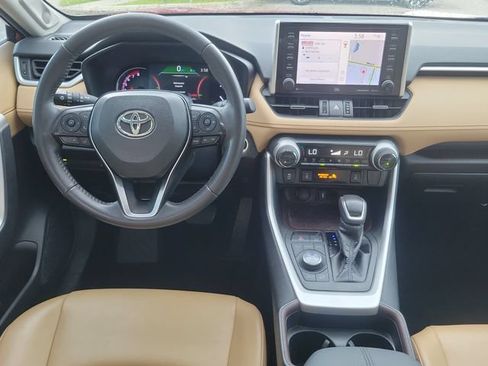 Used 2020 Toyota RAV4 Limited AWD/4WD image 15