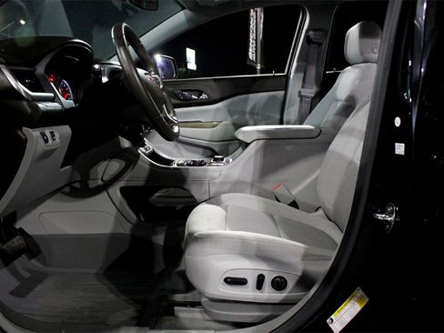 Used 2023 GMC Acadia SLE w/ Driver Convenience Package image 9