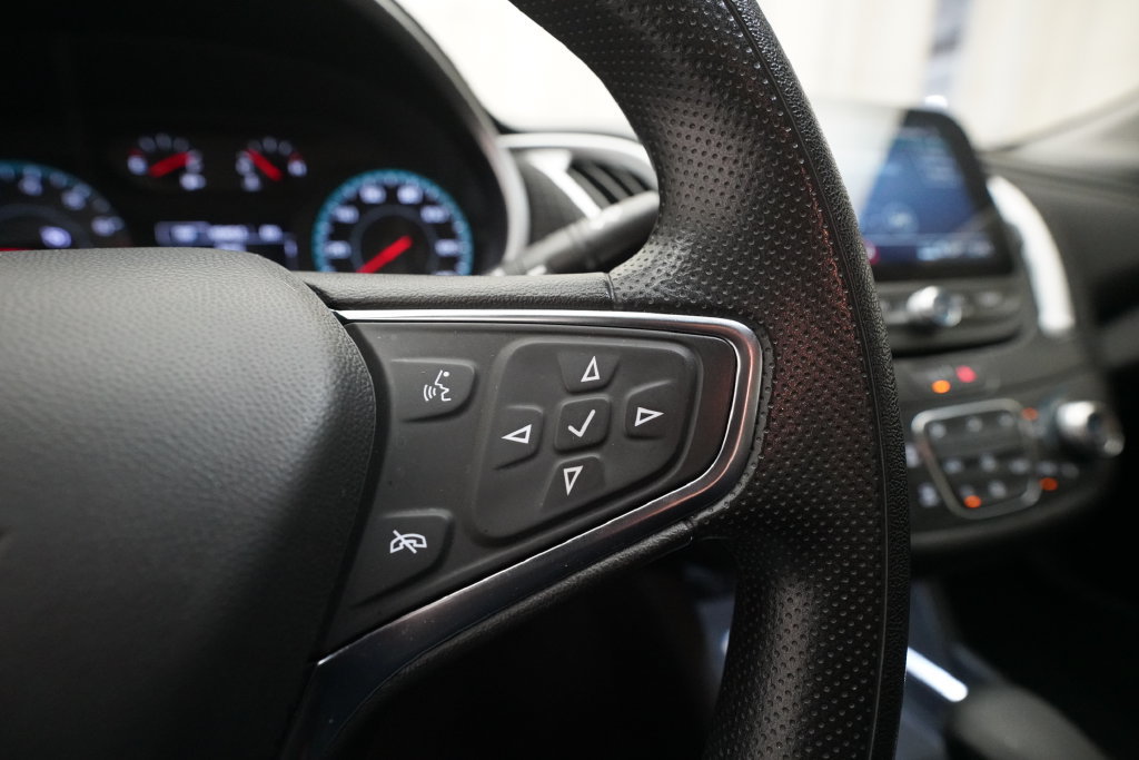 Used 2025 Chevrolet Malibu LT FWD image 18