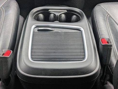 Used 2019 Chrysler Pacifica Touring-L Plus w/ Advanced Safetytec Group image 17