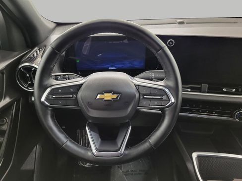 Used 2025 Chevrolet Equinox LT AWD/4WD image 13