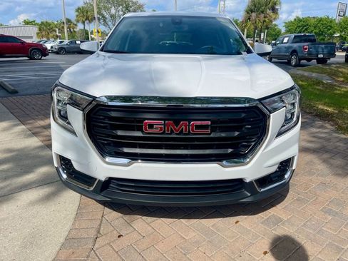 Used 2024 GMC Terrain SLE FWD image 9