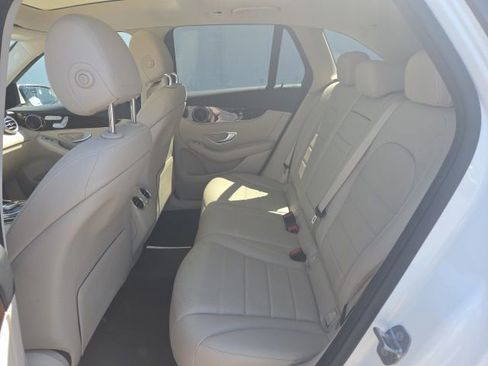 Used 2019 Mercedes-Benz GLC 300 4MATIC image 17