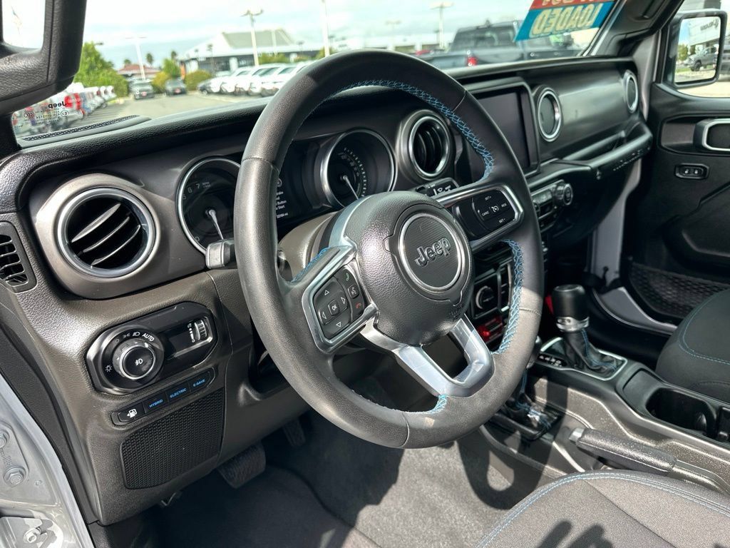 Used 2023 Jeep Wrangler Unlimited Rubicon 4xe AWD/4WD image 13