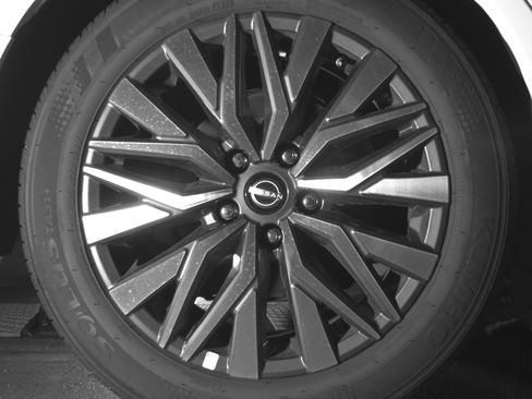 Used 2025 Nissan Altima 2.5 SV image 15