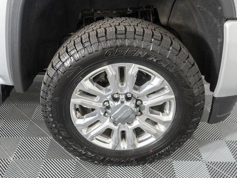 Used 2018 GMC Sierra 2500 Denali w/ Duramax Plus Package AWD/4WD image 33