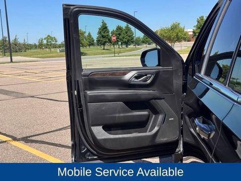 Used 2022 Chevrolet Suburban LT w/ Max Trailering Package AWD/4WD image 5