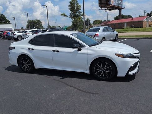Certified 2022 Toyota Camry SE FWD image 8