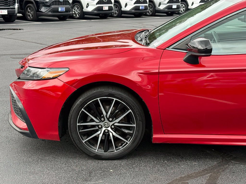 Used 2021 Toyota Camry SE AWD/4WD image 3
