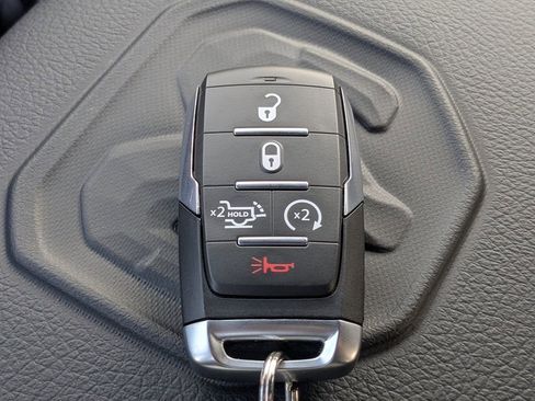 New 2026 RAM 2500 Laramie AWD/4WD image 31