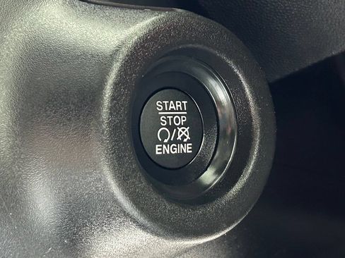 Used 2025 RAM ProMaster 2500 FWD image 19