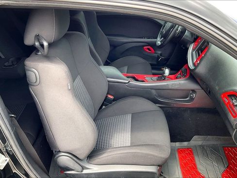 Used 2019 Dodge Challenger GT w/ Performance Handling Group RWD image 9