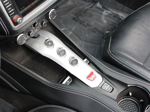 Used 2015 Ferrari California T image 38