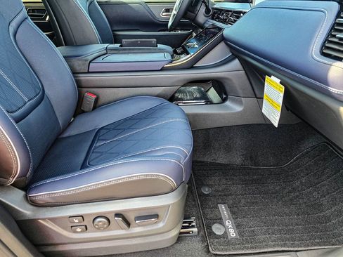 New 2026 INFINITI QX80 4WD w/ Sport Exterior Package image 42