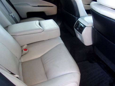 Used 2013 Lexus LS 460 image 17