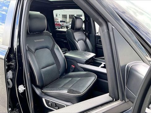 Used 2022 RAM 1500 Laramie AWD/4WD image 11