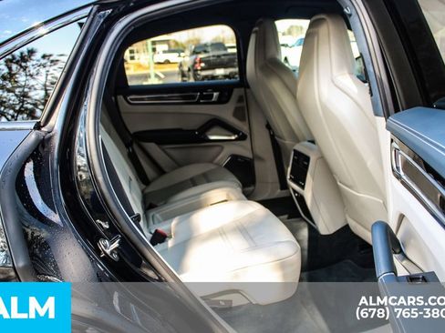 Used 2023 Porsche Cayenne Turbo image 18