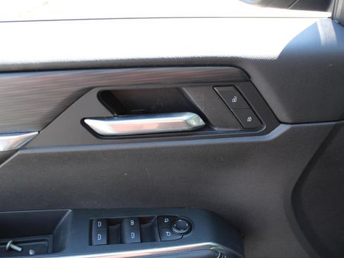 Used 2025 GMC Acadia Elevation FWD image 12