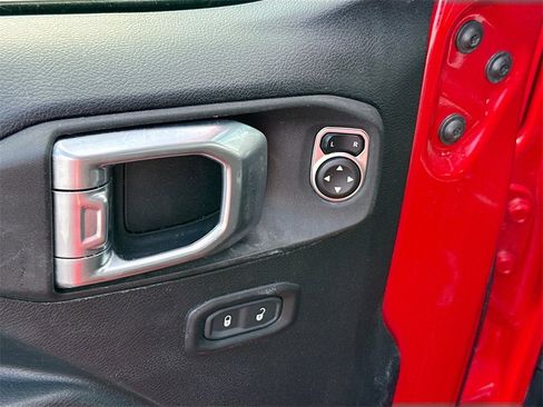 Used 2021 Jeep Wrangler Unlimited Islander image 19