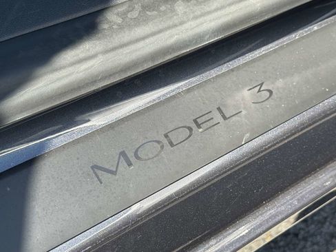 Used 2023 Tesla Model 3 Standard Range image 19