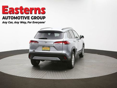 Used 2024 Toyota Corolla Cross LE image 38