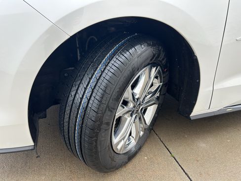 Certified 2023 Toyota Sienna Platinum AWD/4WD image 10