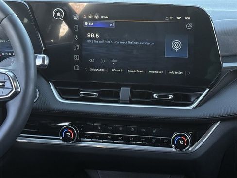 New 2026 Chevrolet Equinox LT w/ Convenience Package II image 15