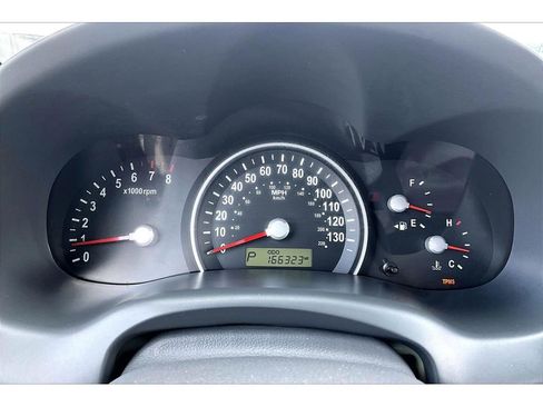 Used 2009 Kia Sedona LX image 12