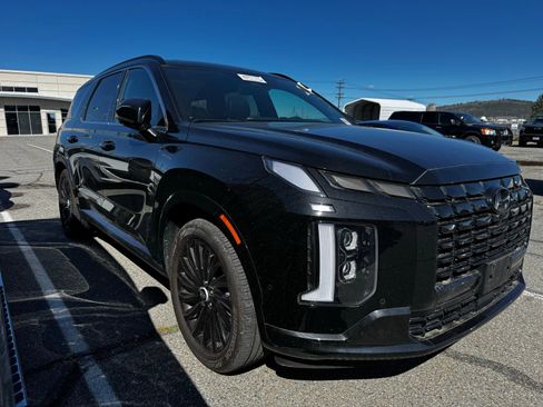 Used 2025 Hyundai Palisade Calligraphy AWD/4WD image 3