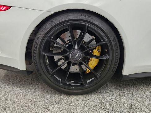 Used 2014 Porsche 911 GT3 RWD image 37