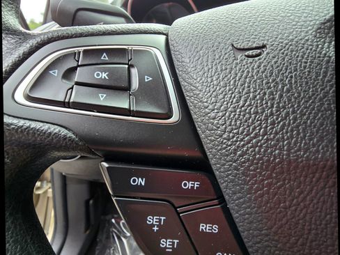 Used 2017 Ford Focus SE image 20