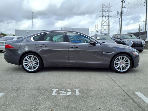 Used 2016 Jaguar XF Prestige image 25