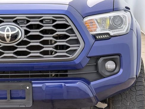 Used 2022 Toyota Tacoma TRD Sport image 8