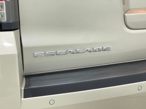 Used 2016 Cadillac Escalade Premium image 41