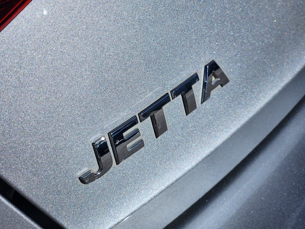 Used 2019 Volkswagen Jetta R-Line w/ R-Line Cold Weather Package FWD image 11