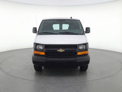Used 2023 Chevrolet Express 3500 LS RWD image 2