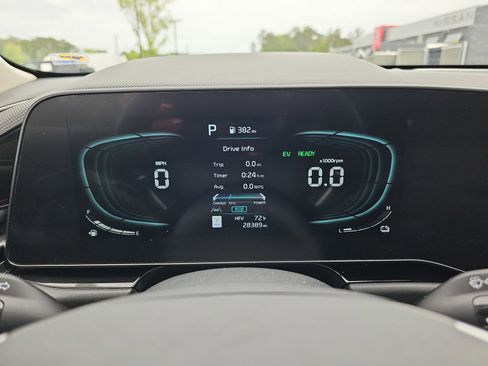 Used 2023 Kia Niro SX Touring FWD image 21
