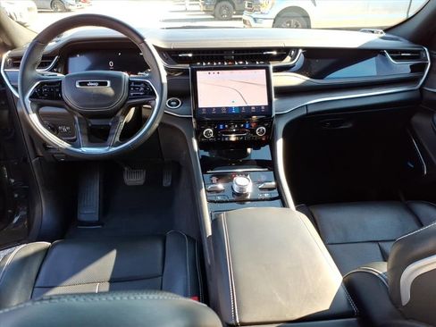 Used 2022 Jeep Grand Cherokee Overland w/ Luxury Tech Group IV image 15