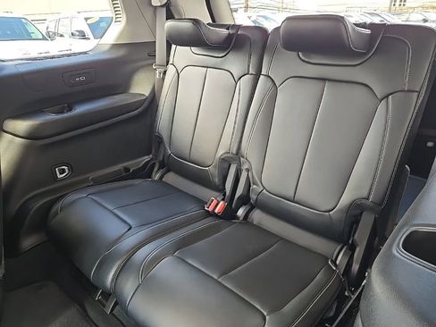 Certified 2023 Jeep Grand Cherokee L Limited image 16