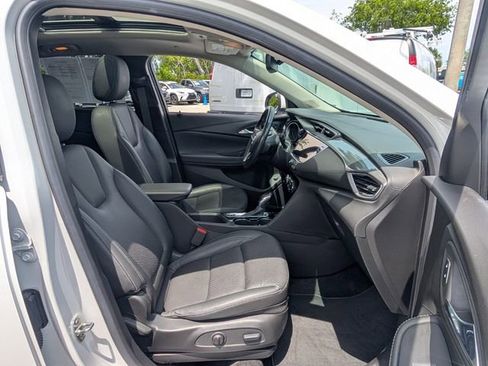 Used 2023 Buick Encore GX Essence w/ Experience Buick Package FWD image 16