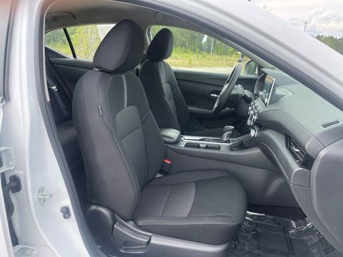 Used 2024 Nissan Sentra SV FWD image 40