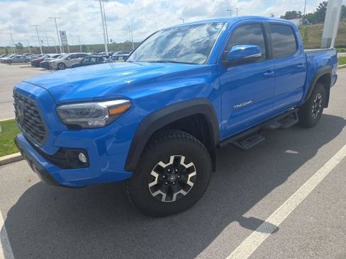 Used 2021 Toyota Tacoma TRD Off-Road AWD/4WD image 3
