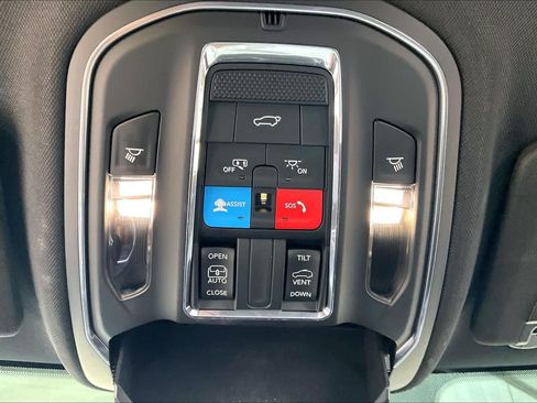 Used 2023 Jeep Grand Cherokee Altitude AWD/4WD image 32