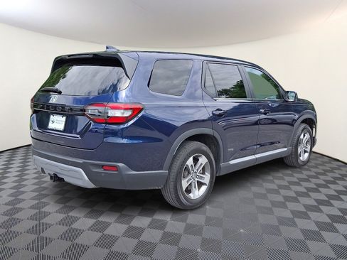 Used 2025 Honda Pilot EX-L image 6