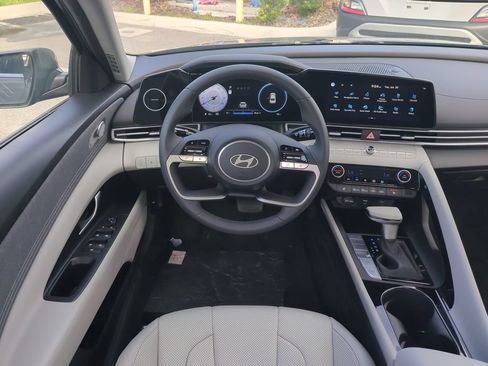 New 2026 Hyundai Elantra Limited FWD image 17