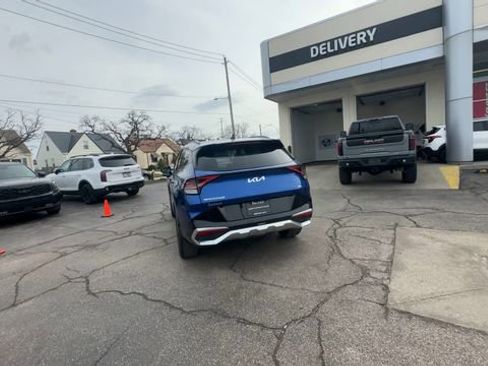 Certified 2023 Kia Sportage SX image 7