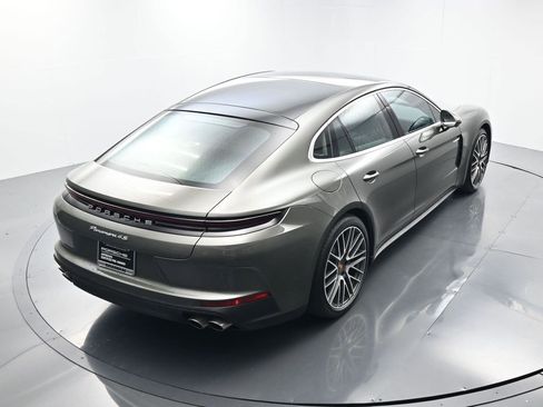 Used 2025 Porsche Panamera 4S image 38